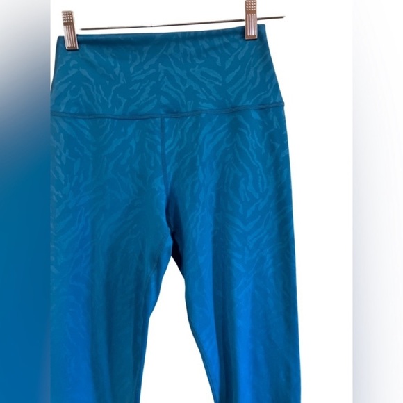 Sweaty Betty Tiger Print All Day High Waist Embossed Cropped Leggings Blue - Picture 5 of 9